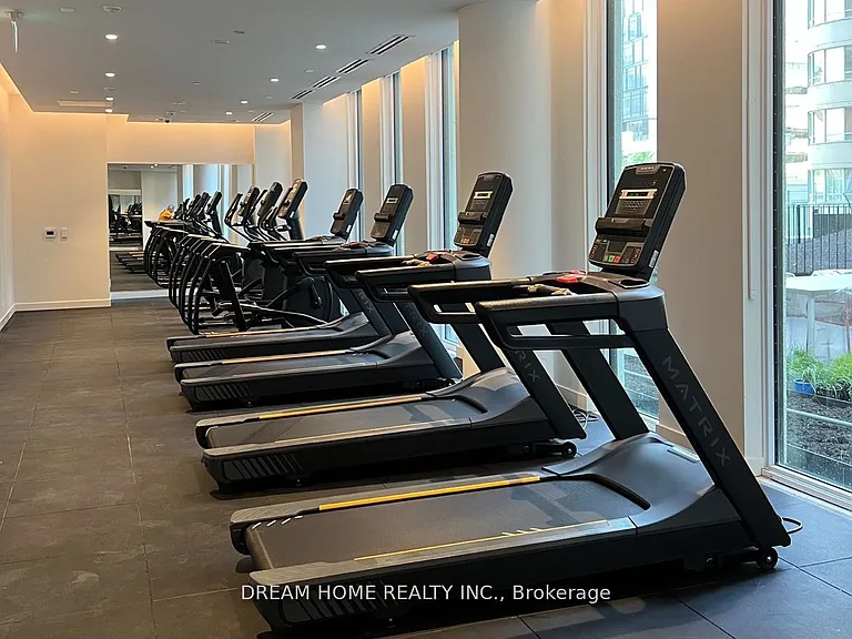 238 Simcoe St #1807 — Photo 10