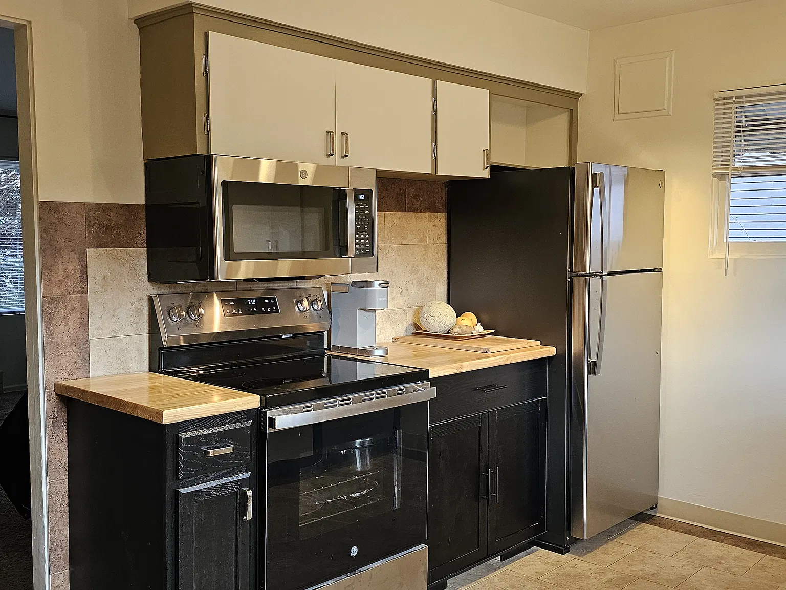 3 bed, 1050 sqft, $2,350 — Photo 4