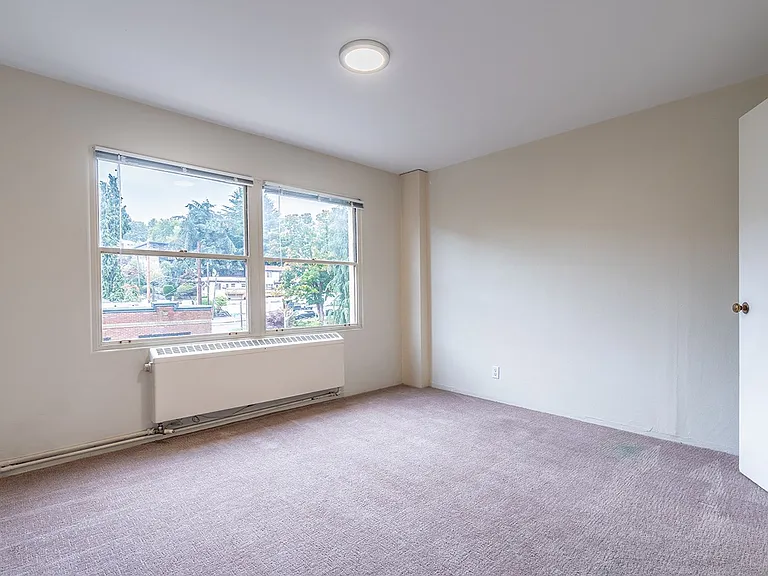 The Queensborough Apartments — Photo 49