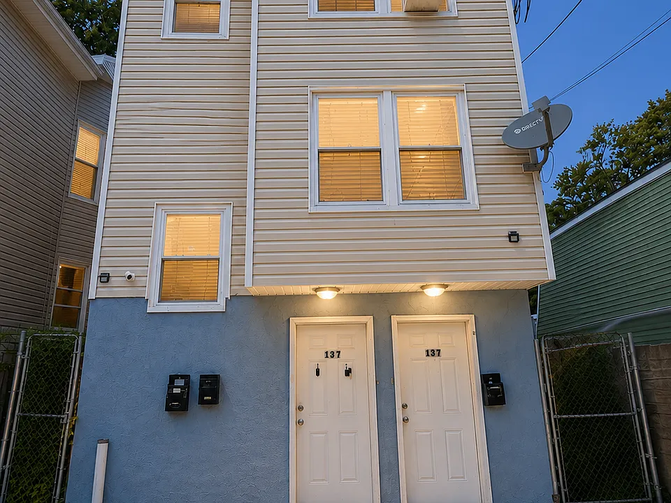 137 Godwin Ave #1