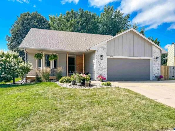 3719 S Jesse James Ct, Sioux Falls, SD 57103