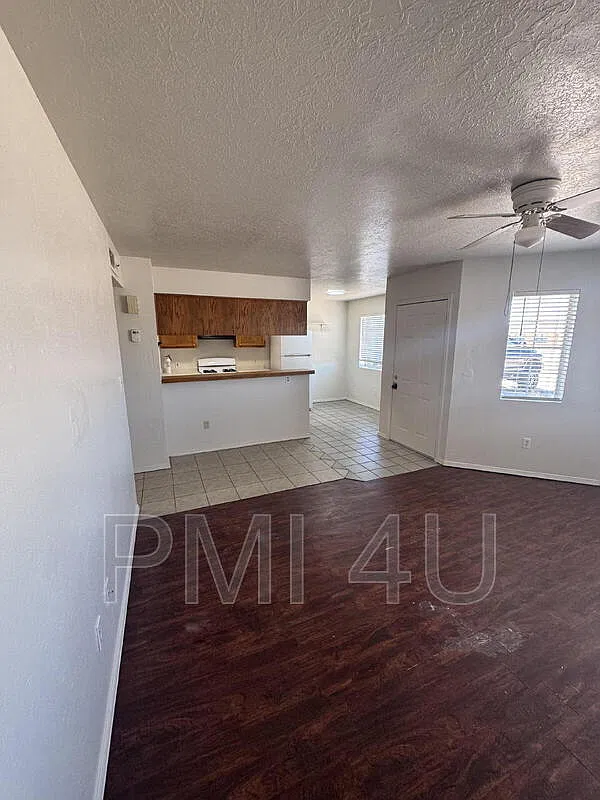 2 bed, 1.0 bath, 815 sqft, $1,100 — Photo 3