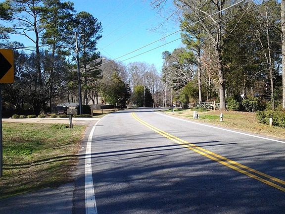 4th image of 3424 River Dr