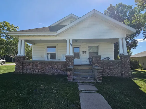 108 E Chestnut St, Hamilton, MO 64644