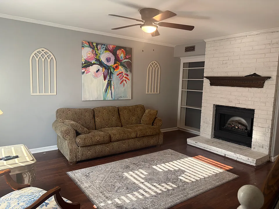 180 Edgewood Dr #180