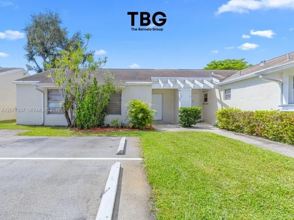 886 NE 214th Ln APT 4, Miami, FL 33179