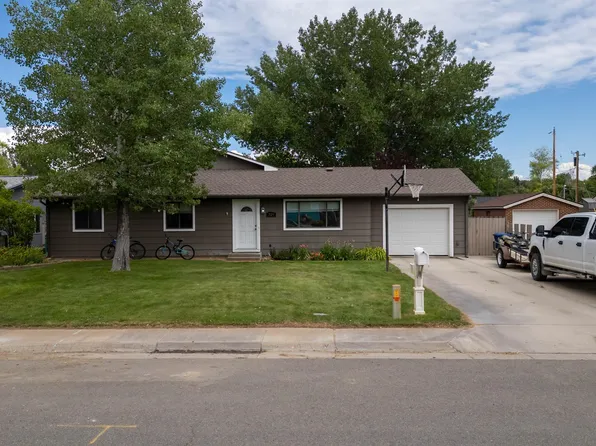 729 Montana Ave, Lovell, WY 82431