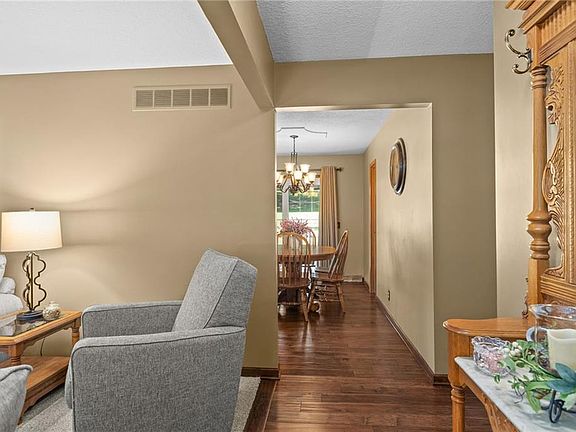 3rd image of 3401 N 36th Ter