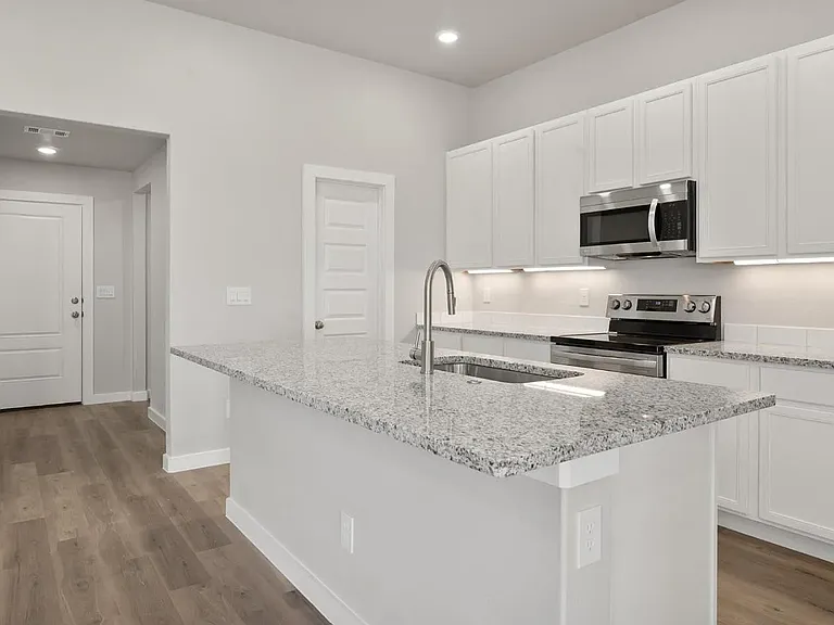 2504 Abbeville Ave — Photo 7