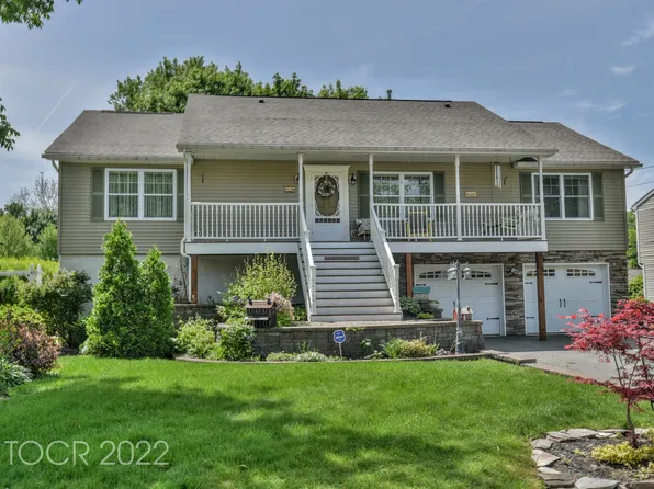 14 Lynn Pl, Pompton Plains, NJ 07444