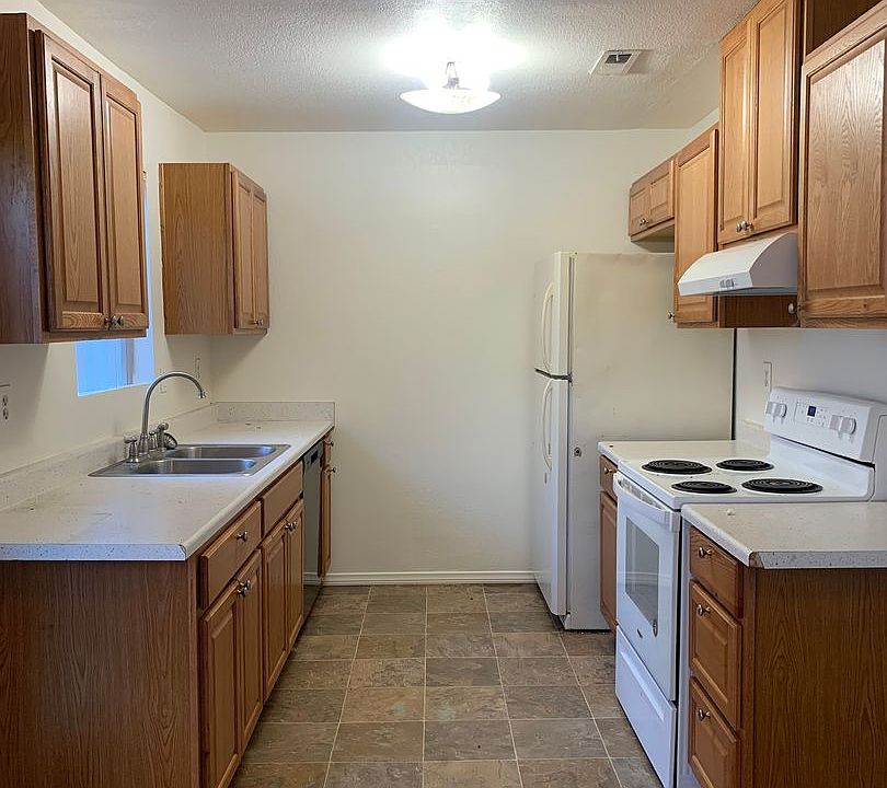 1st image of 1039 W Lincoln Ave #B