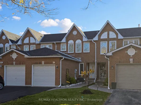 19 Cashel Ct, Aurora, ON L4G 6R8