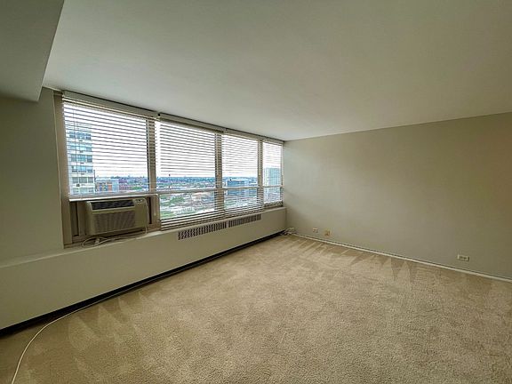 3rd image of 3950 N Lake Shore Dr APT 2127