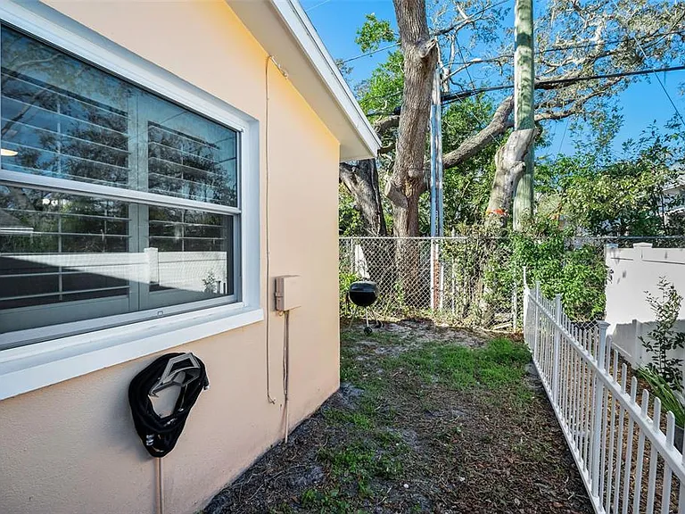 1000 Crane Ct — Photo 40