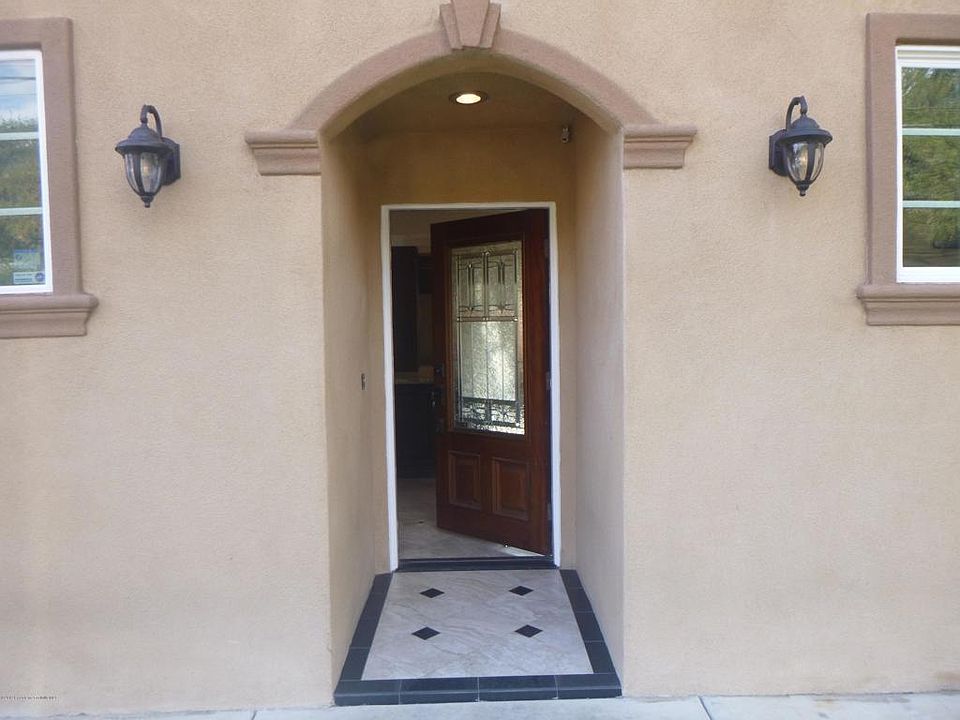 1st image of 770 W Altadena Dr