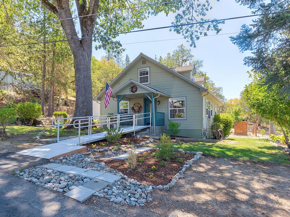 1st image of 340 7th St