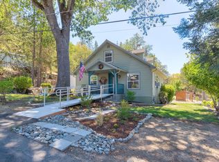 340 7th St, Rogue River, OR 97537