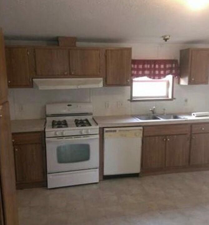 1st image of 1005 N Burns St