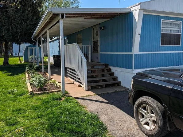 144 Oak Mnr, Ashville, OH 43103