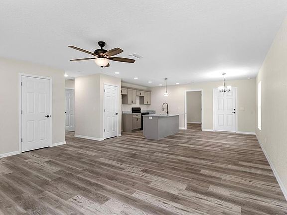 5th image of 328 Eucalyptus Rd