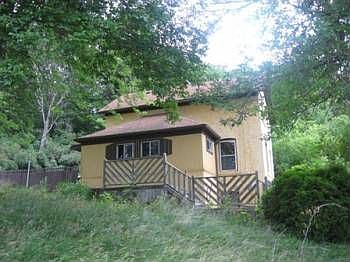 2nd image of 994 Walnut Ct