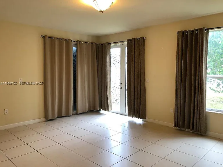 17000 SW 90th Ter — Photo 14