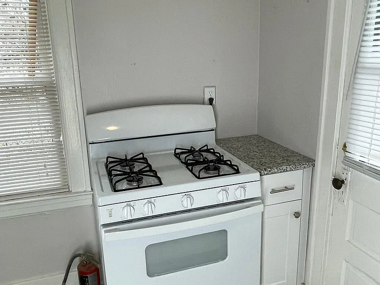107 Crestwood Ave #1 — Photo 4