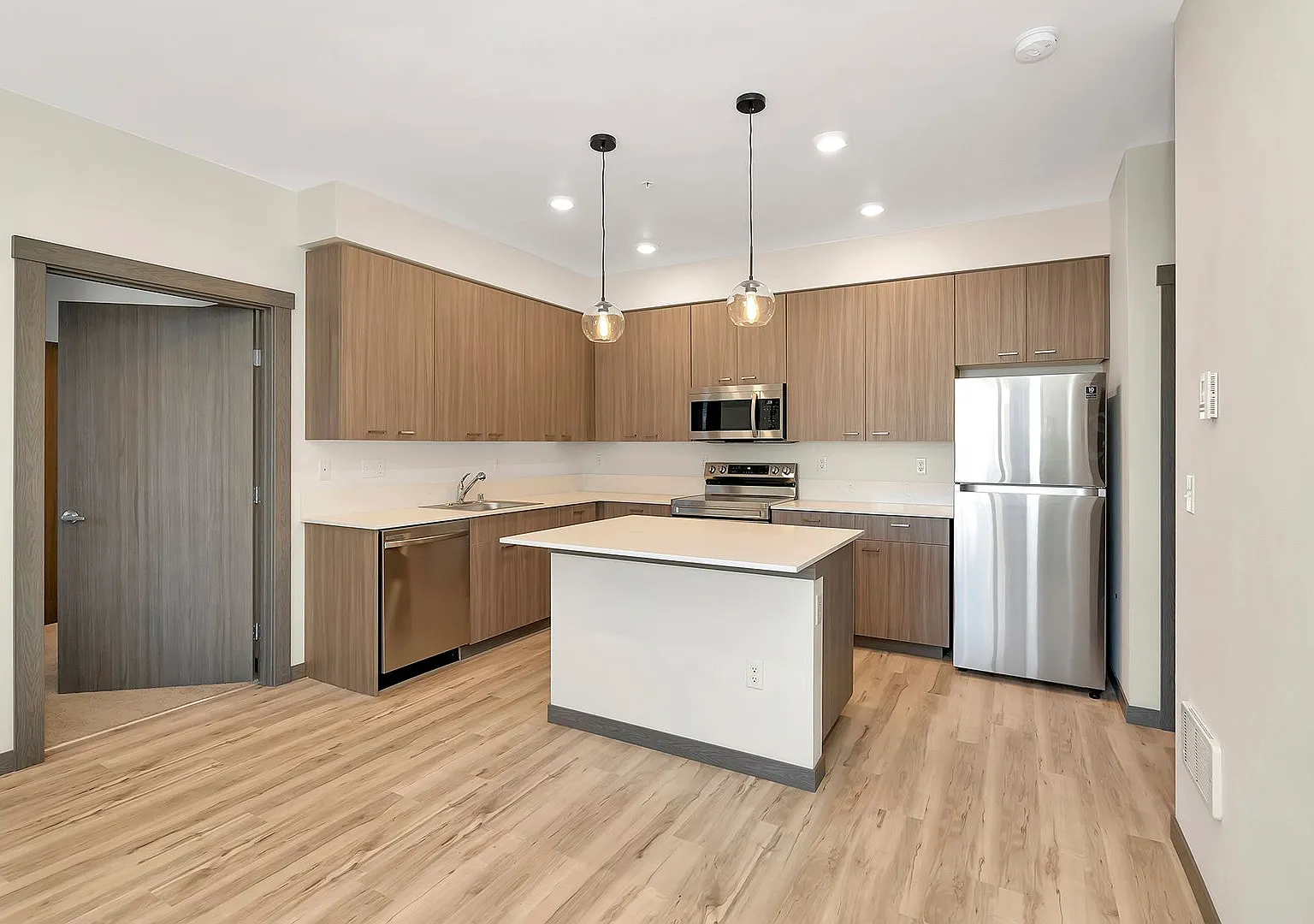 Viero Apartments - 13521 97th Ave E — Photo 1