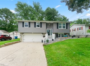 615 Elmwood Dr, Hubbard, OH 44425