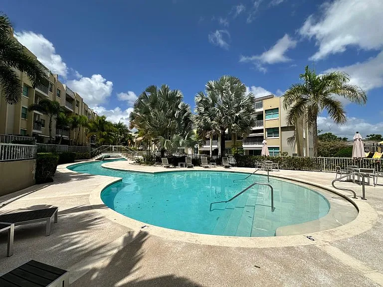 Cond Alamanda Apt 2074 — Photo 19