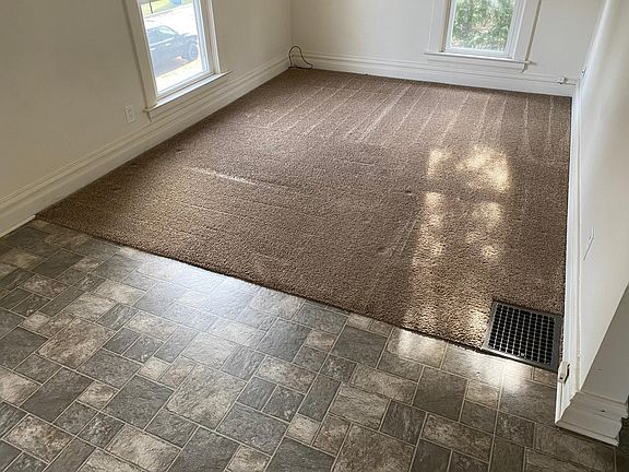 5th image of 3021 Vermont Ave SW #1