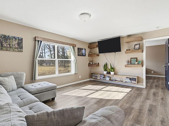 5th image of 270 Simpson Road