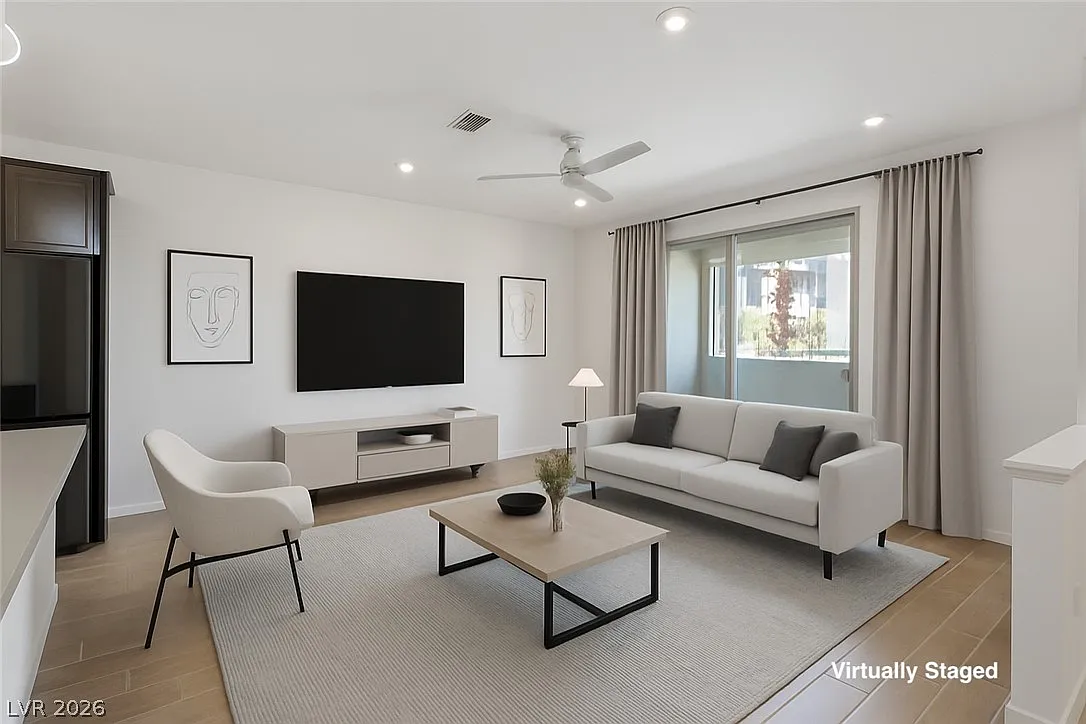 3 bed, 2.5 bath, 1560 sqft, $2,450 — Photo 3