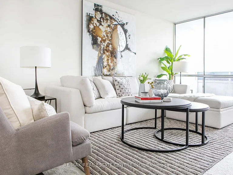 50 Graydon Hall Dr #212 — Photo 3