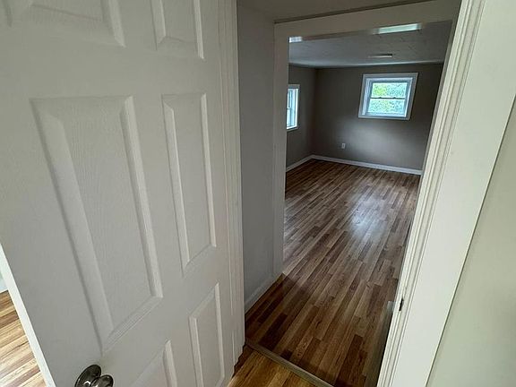 5th image of 291 W 2nd St #2