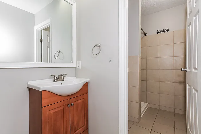 404 Westgate Dr — Photo 9