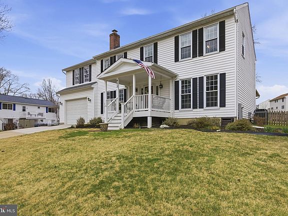 3rd image of 402 N Shamrock Rd