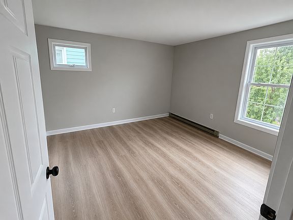 5th image of 351 Montaup St APT 3W