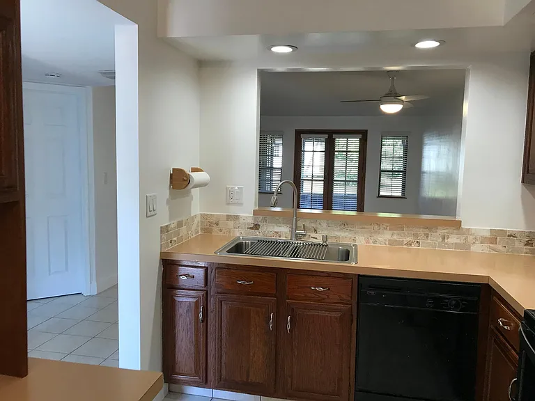 2032 N Carpenter Rd — Photo 28