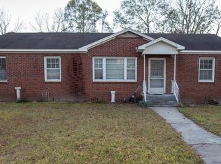 712 Rosedale Ave, Claxton, GA 30417
