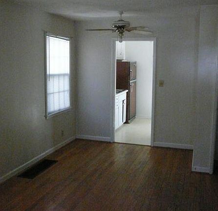 3rd image of 4531 Farrington Ave