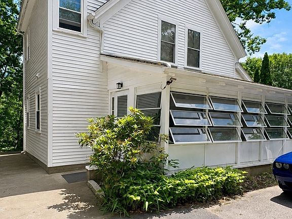 2nd image of 801 Merriam Ave