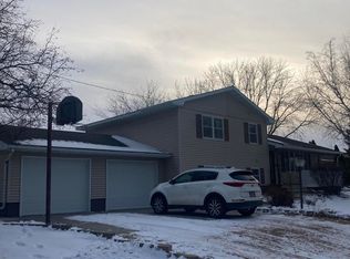 313 9th St W, Clear Lake, SD 57226