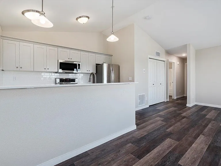 The Summit Apartments — Photo 107