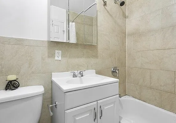 Rented by Level Group | media 8