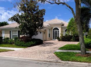 5967 Bermuda Ln, Naples, FL 34119