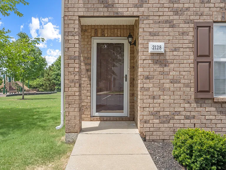 2128 Victory Gallop Ln — Photo 3