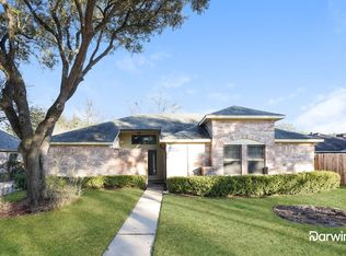 8914 Saratoga Forest Dr, Houston, TX 77088