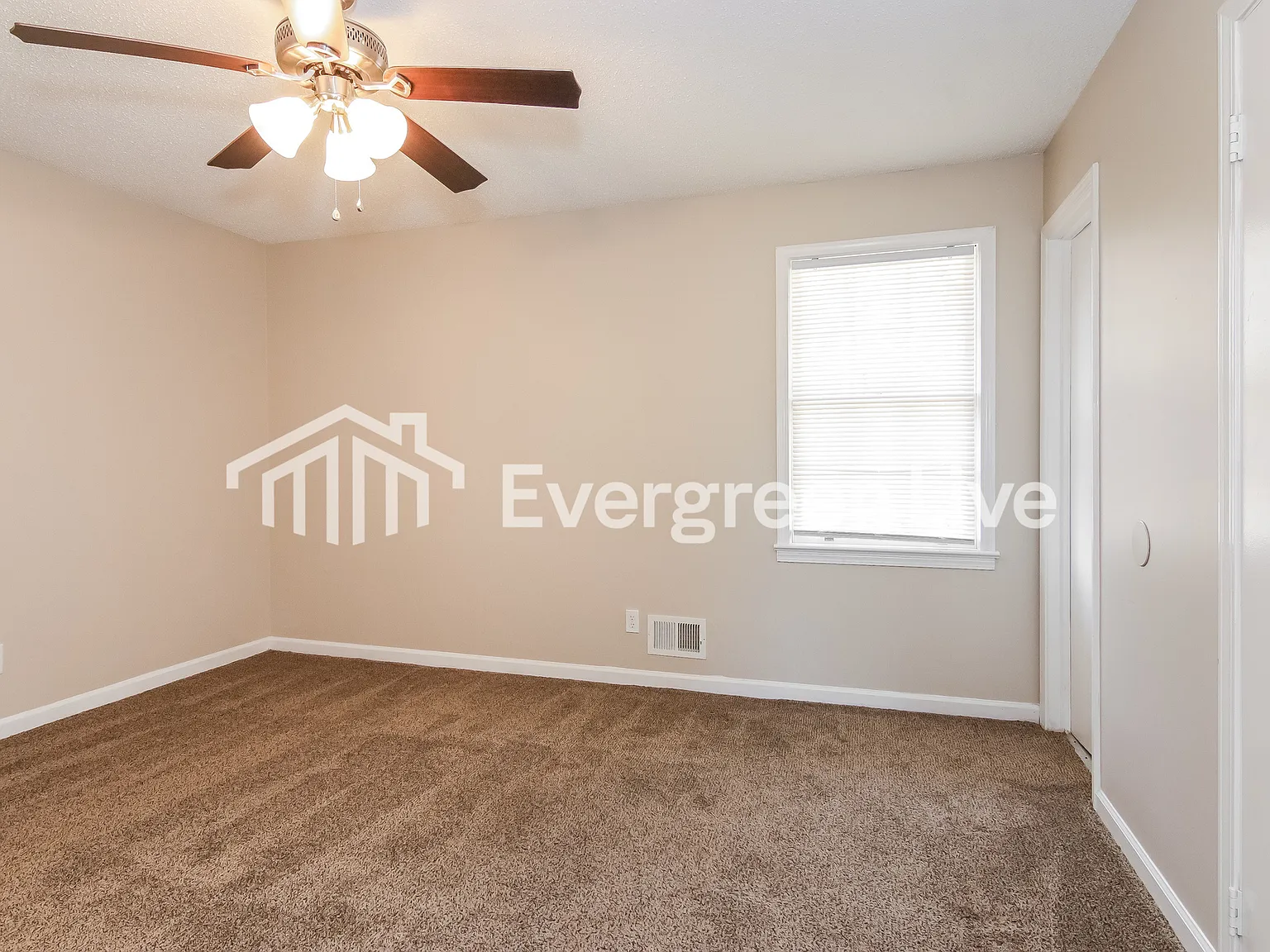 3 bed, 2.0 bath, 1155 sqft, $1,545 — Photo 4