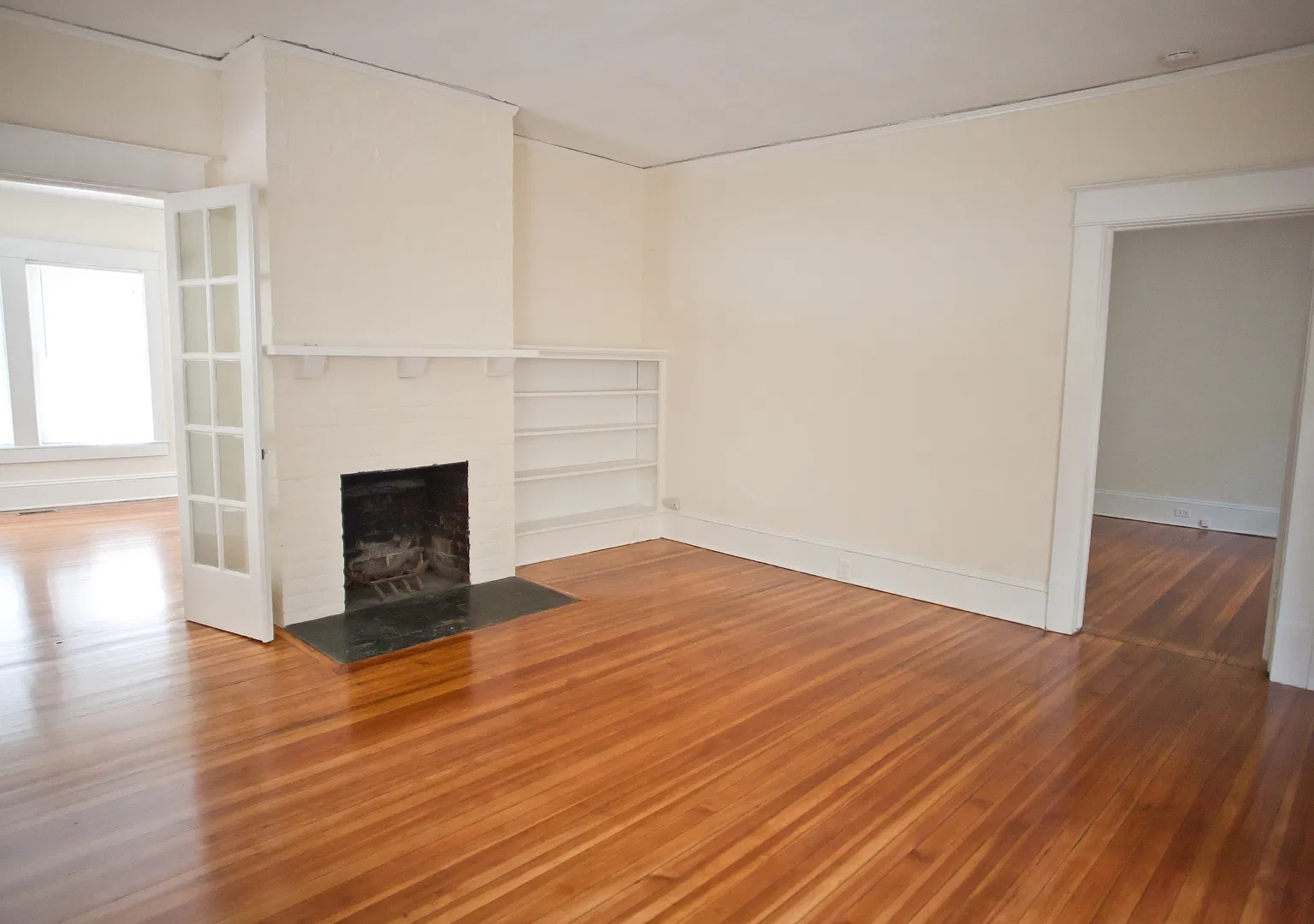 2br/1ba apartment in renovated cottage on North St. — Photo 2